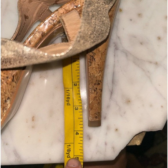 Diane Von Furstenberg Zia Metallic Gold Leather High Heel Sandals. Size 8 - Picture 12 of 13